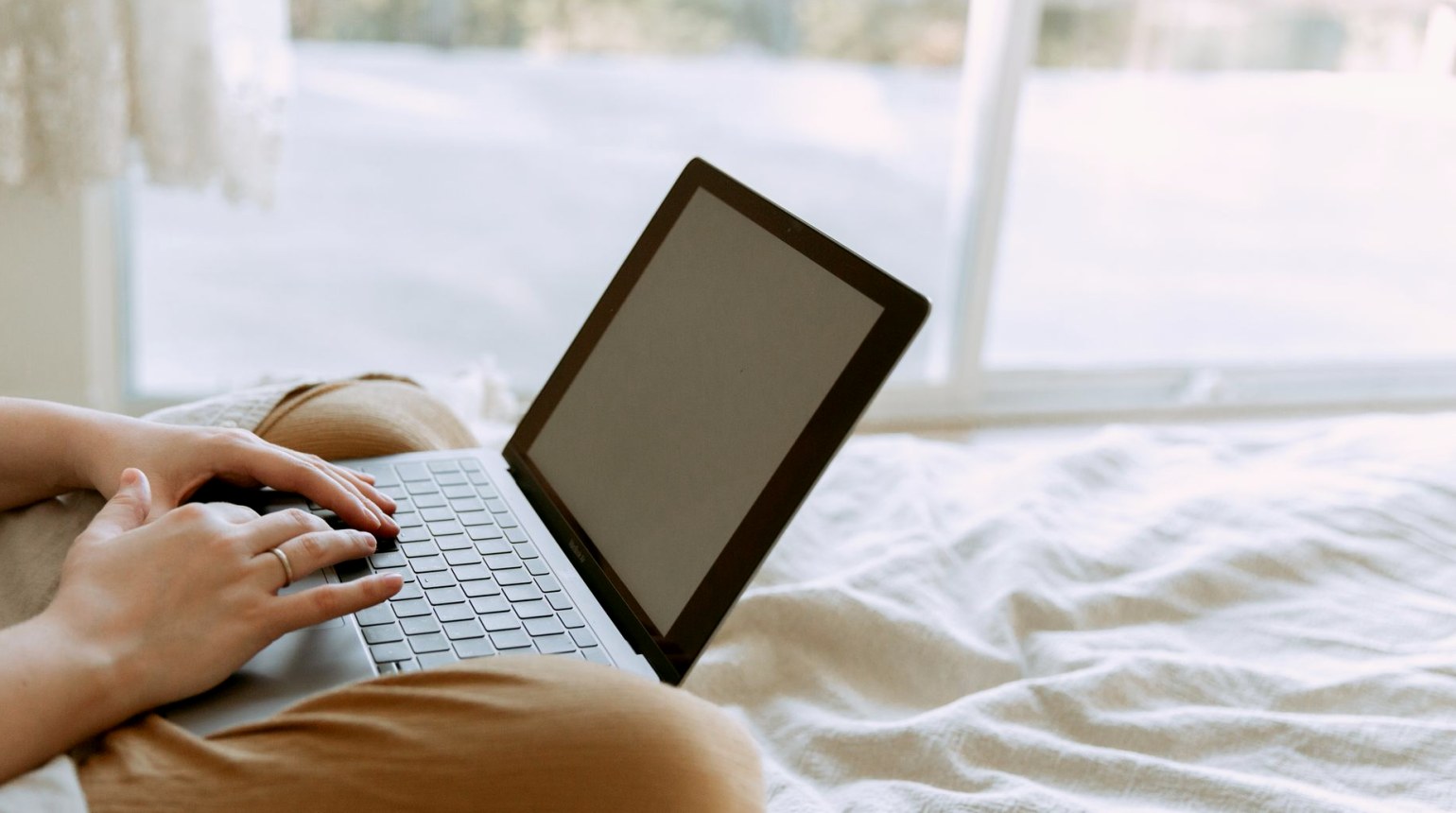 Settling In at the Keyboard: Autumn Habits for New Computer Users