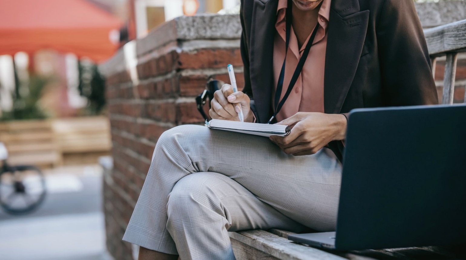 Password Manager or Notebook: Which Keeps Your Accounts Safer?