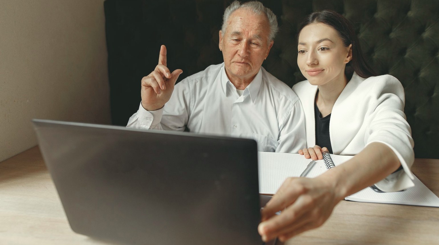 Email or Video Call: Which Suits a Beginner First?